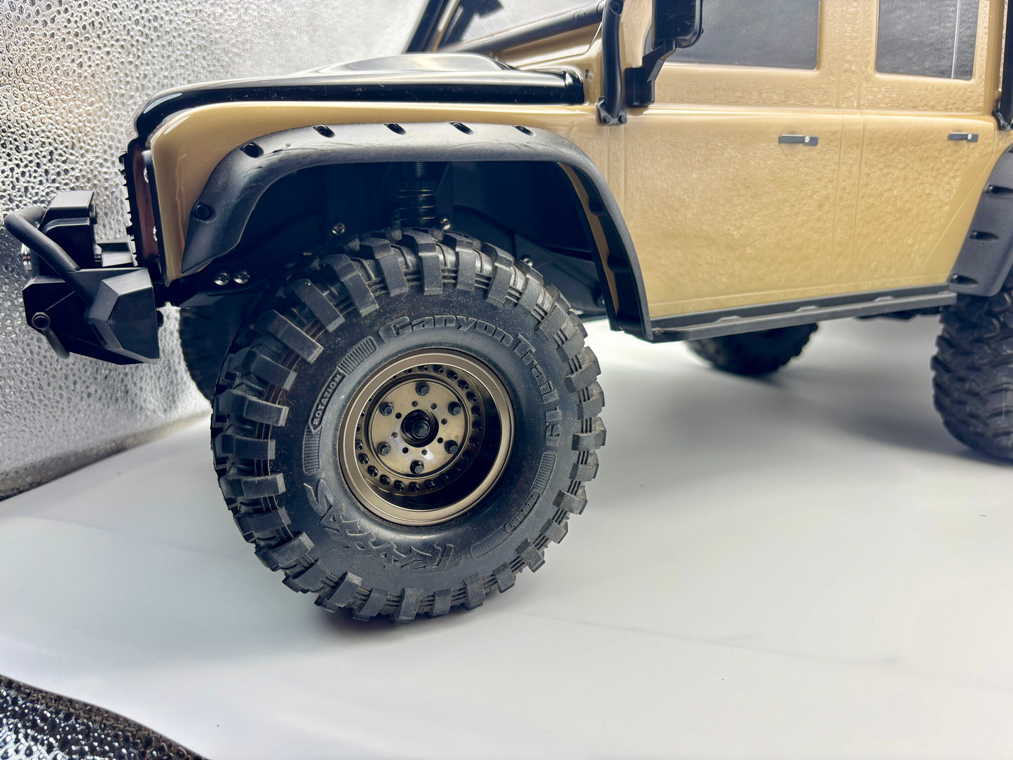【KS HOBBY認定中古車】Traxxas トラクサス 1/10 TRX-4 ランドローバー ディフェンダー Clipless 82256-4 tan