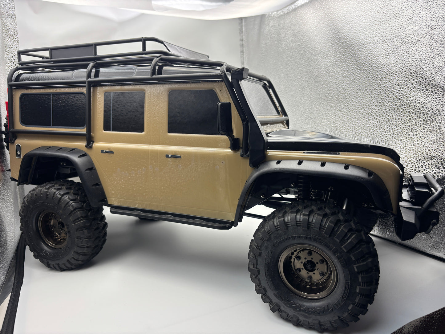 【KS HOBBY認定中古車】Traxxas トラクサス 1/10 TRX-4 ランドローバー ディフェンダー Clipless 82256-4 tan