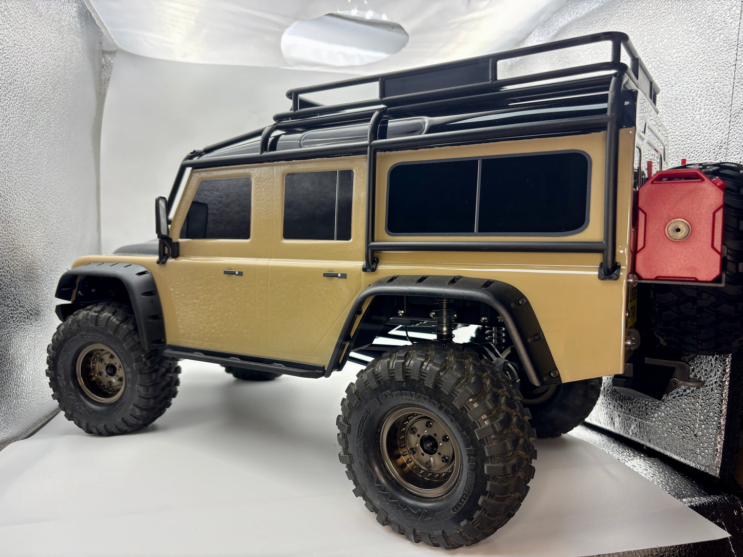 【KS HOBBY認定中古車】Traxxas トラクサス 1/10 TRX-4 ランドローバー ディフェンダー Clipless 82256-4 tan