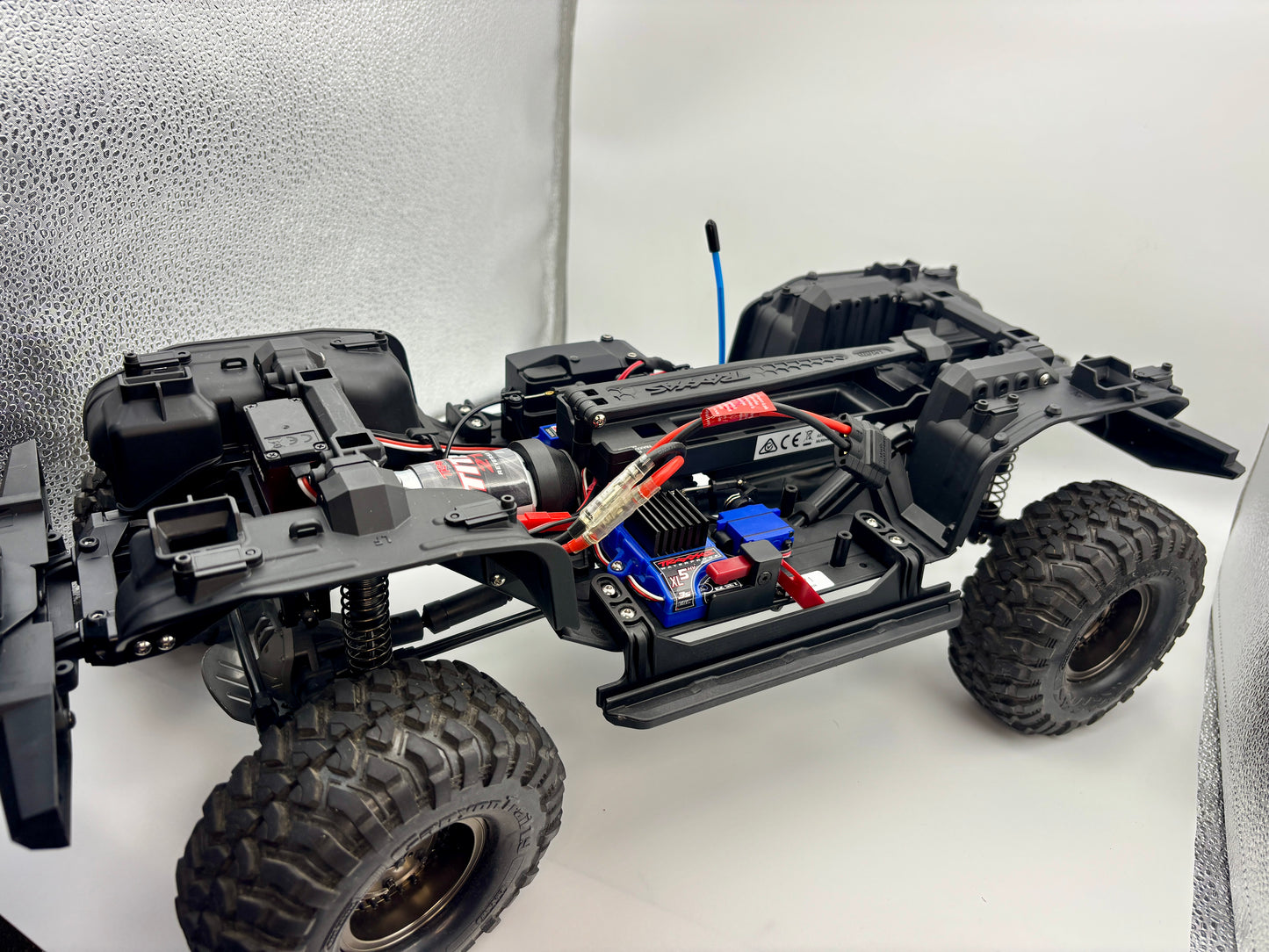 【KS HOBBY認定中古車】Traxxas トラクサス 1/10 TRX-4 ランドローバー ディフェンダー Clipless 82256-4 tan
