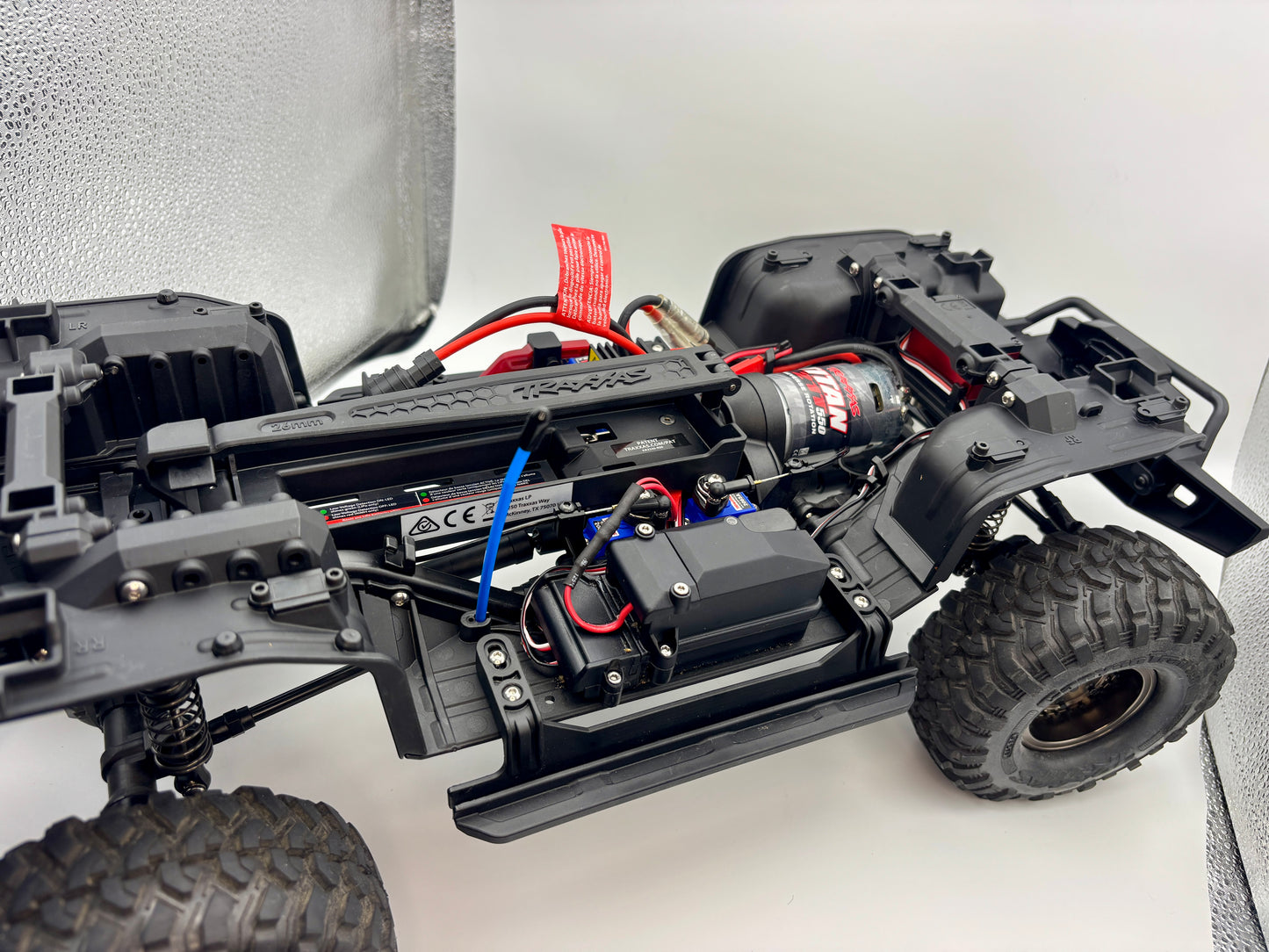 【KS HOBBY認定中古車】Traxxas トラクサス 1/10 TRX-4 ランドローバー ディフェンダー Clipless 82256-4 tan