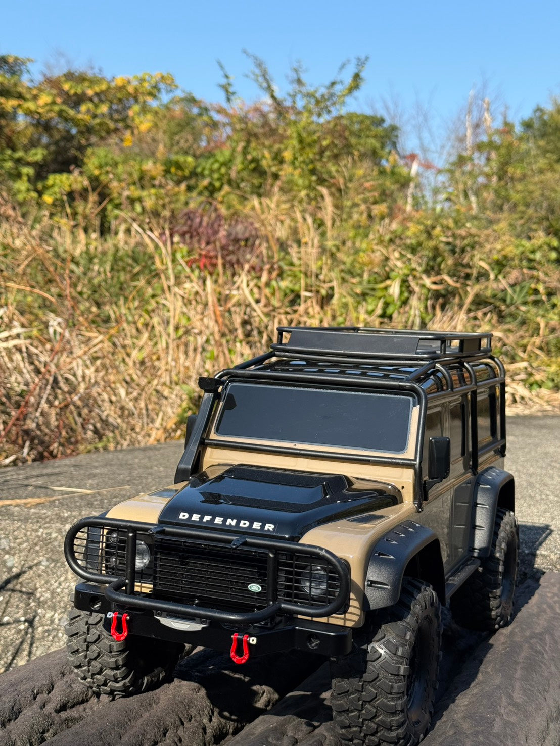 【KS HOBBY認定中古車】Traxxas トラクサス 1/10 TRX-4 ランドローバー ディフェンダー Clipless 82256-4 tan