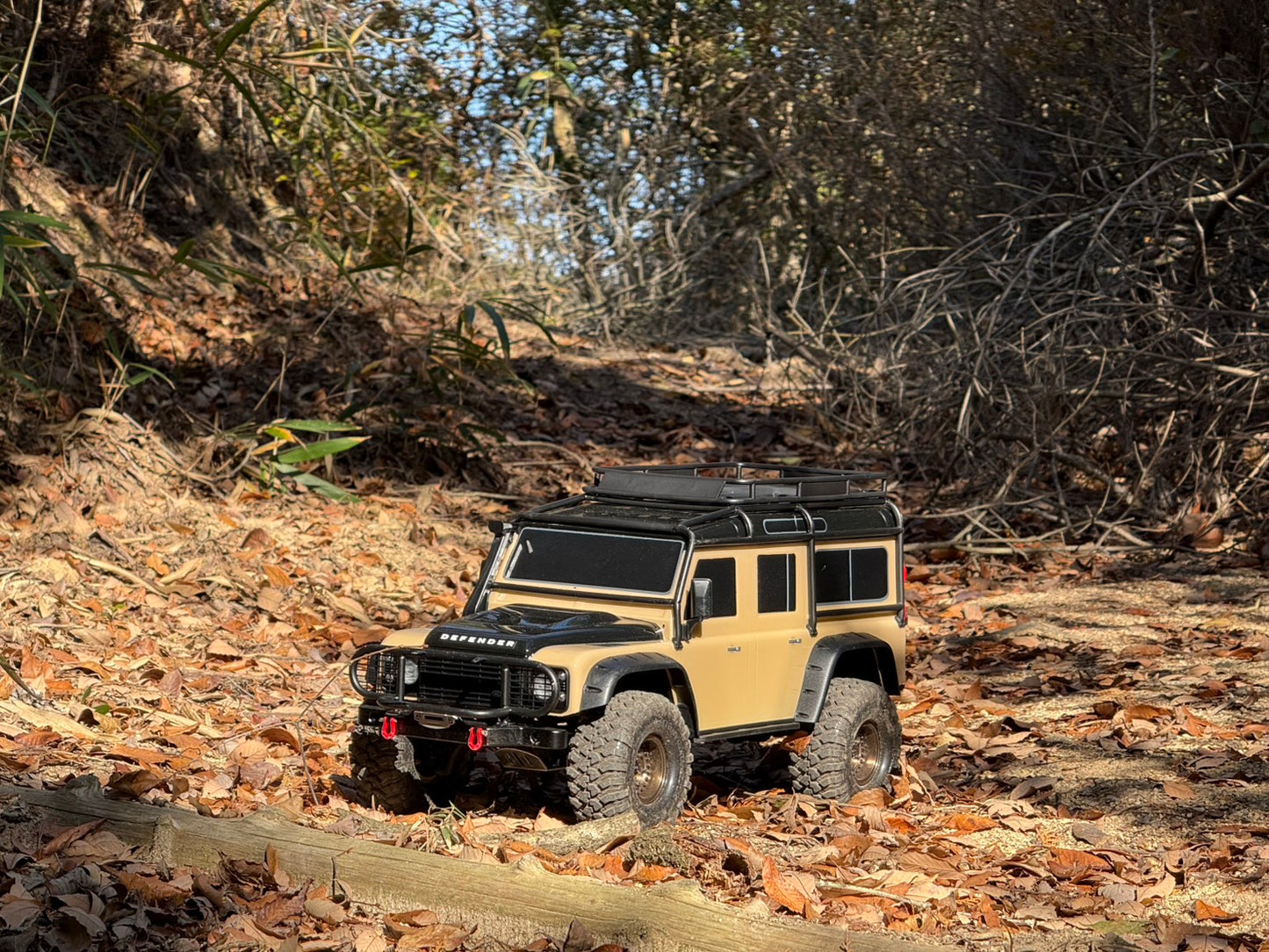 【KS HOBBY認定中古車】Traxxas トラクサス 1/10 TRX-4 ランドローバー ディフェンダー Clipless 82256-4 tan